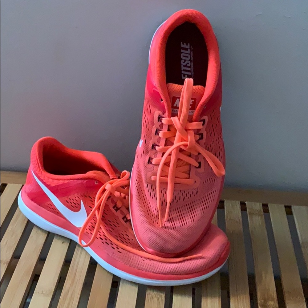 Nike Flex 2016 Run Sneakers